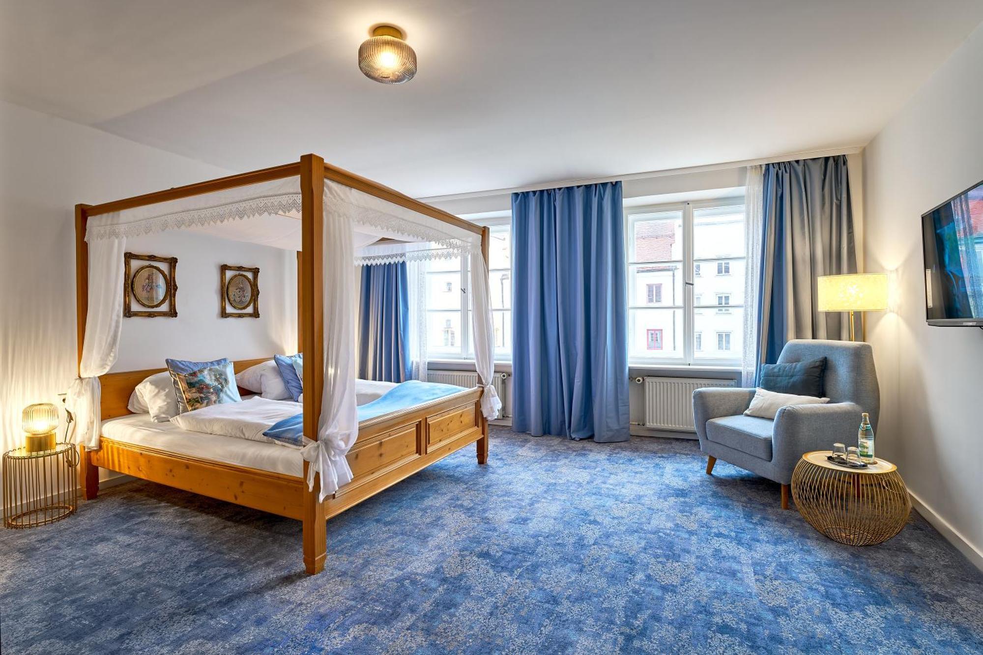 Hotel Zur Krone Neuötting Buitenkant foto