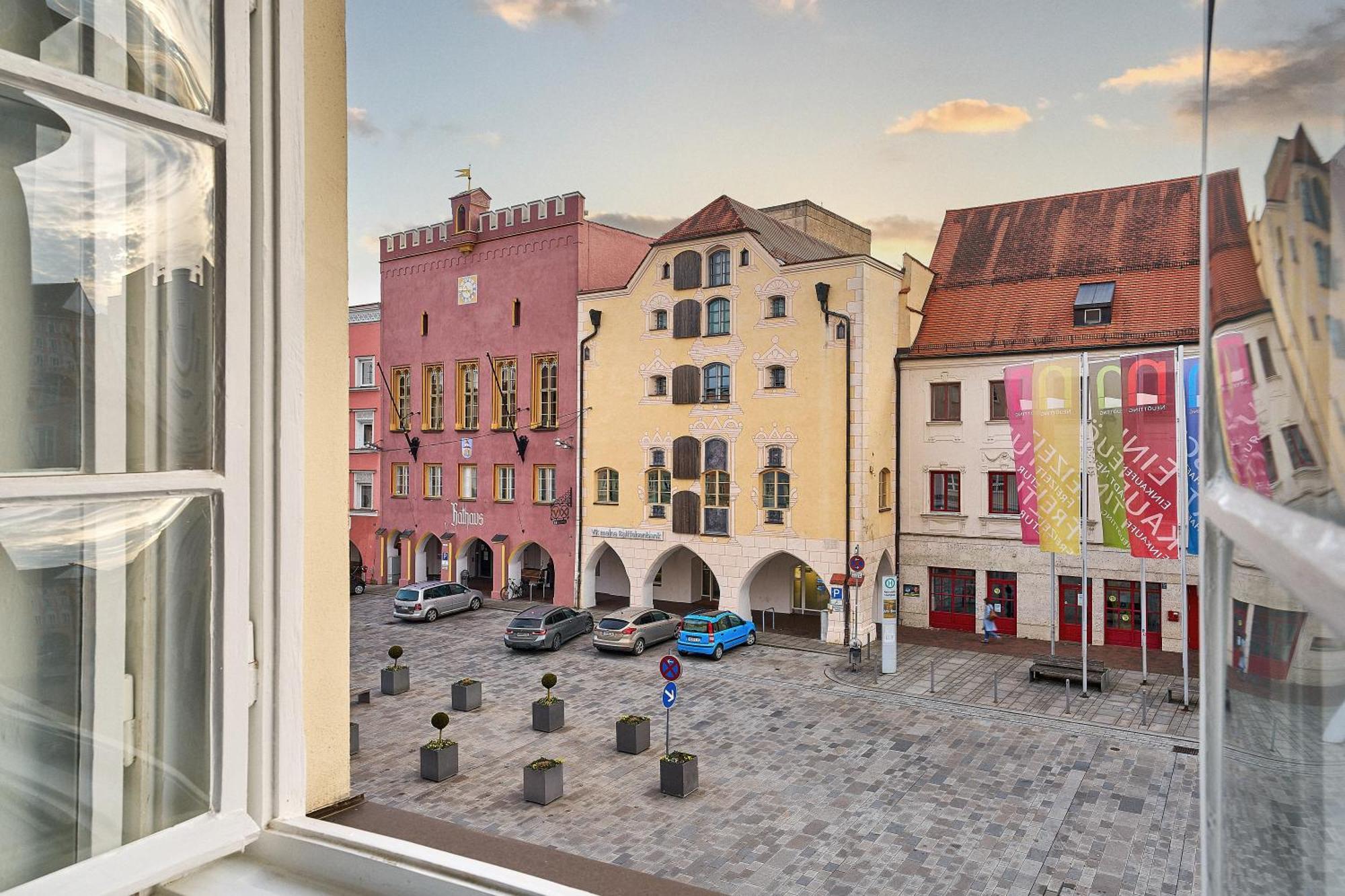 Hotel Zur Krone Neuötting Buitenkant foto